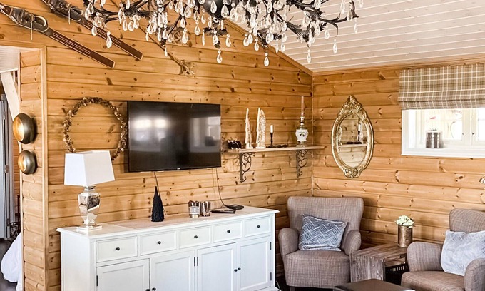B House | Spacious cottage with panoramic view and sauna.