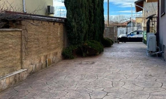Plovdiv Center Villa | Spacious country house with large terrace, mountain views and peace and quiet close to the city.