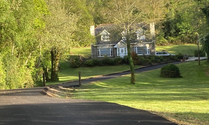 Ardnatrush House | Spacious Detached 4-bedroom house in Kenmare set on its own grounds of 2 acres
