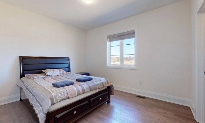 Vaughan House | Spacious Ensuite Bedroom, luxurious home kitchen outdoor terr near wonderland