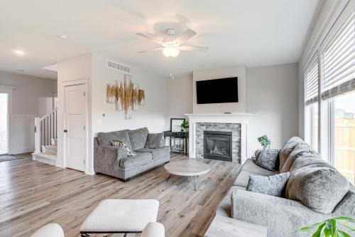 Ankeny House | Spacious Family Home about 13 Mi to Des Moines