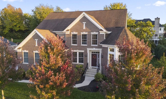 Maxwell House | Spacious Family Memory Maker w/Water Views, + 2 Miles to Marina