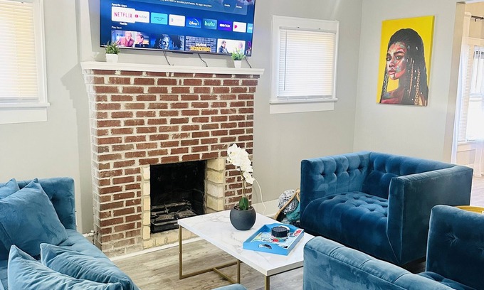 Rossville House | Spacious Family Oasis - Timeless Charm