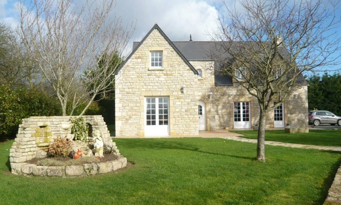 Fresville Cottage | Spacious Family Retreat with Game Room, Garden & Close to D-Day Beaches!