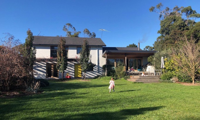 Mount Eliza House | Spacious family stay near Peninsula beaches and wineries