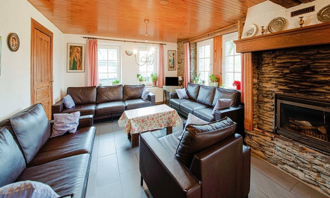 Brisy Other | Spacious Farmhouse Retreat