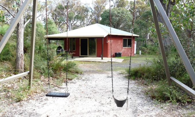 Deepdene Ski Chalet | Spacious fully self contained two bedroom chalet, nestled in the bush.