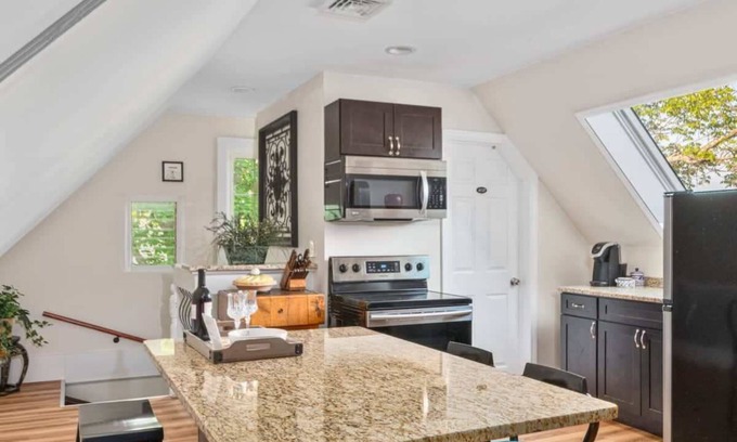 Beverly Condo | *Spacious Ghostly 2BR Home| Salem+Beverly| Parking