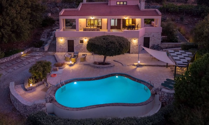 Gavalochori Villa | Spacious, Good Privacy, a Gorgeous Sea View, ideal for groups or large families.