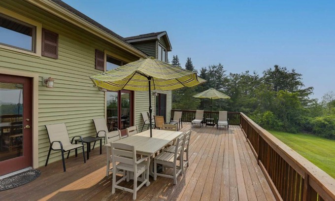 Hammondsport House | Spacious Hammondsport Home on 6 Acres with Lake View
