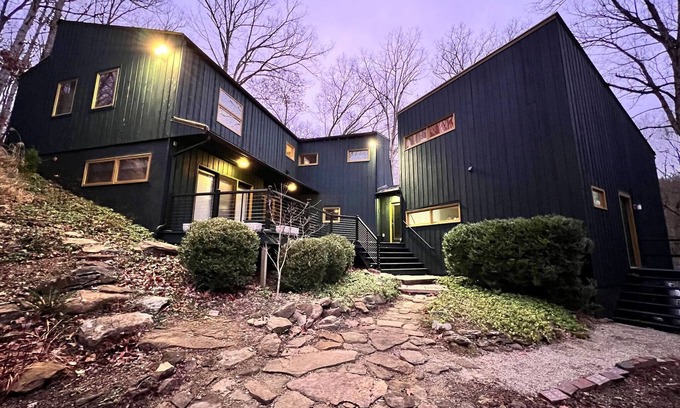 Athens House | Spacious Hidden Gem in Athens OH