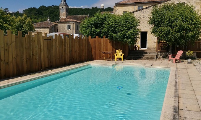 Lestiac-Sur-Garonne House | Spacious house on wooded grounds with swimming pool