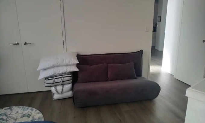 Bowentown House | Spacious Holiday Apartment with lovely views!