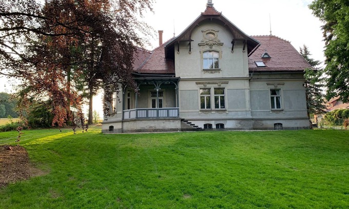 Sluknov House | Spacious holiday home in Šluknov with private garden
