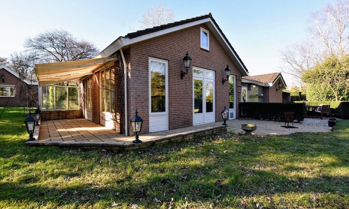 Garderen House | Spacious holiday home near with sauna