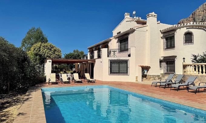 Montgo de Toscamar Villa | Spacious holiday home with private pool
