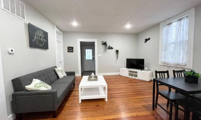 Franklin House | Spacious Home in Downtown Franklin