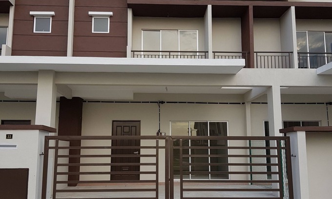 Sepang House | Spacious home near KLIA & Sepang Circuit