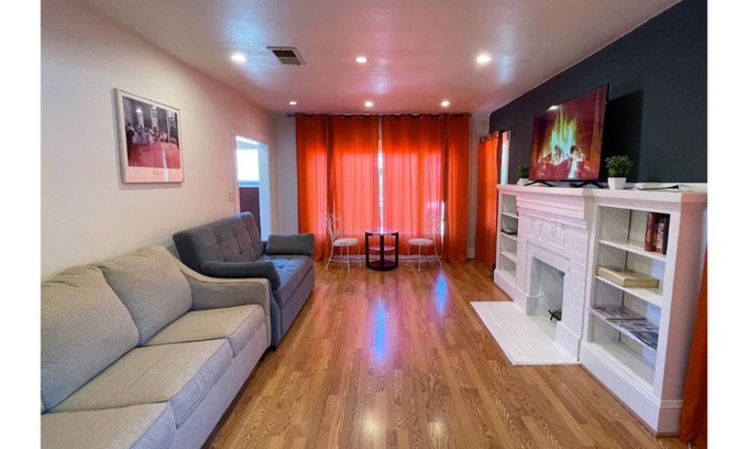Broadmoor House | Spacious Home near Downtown San Leandro