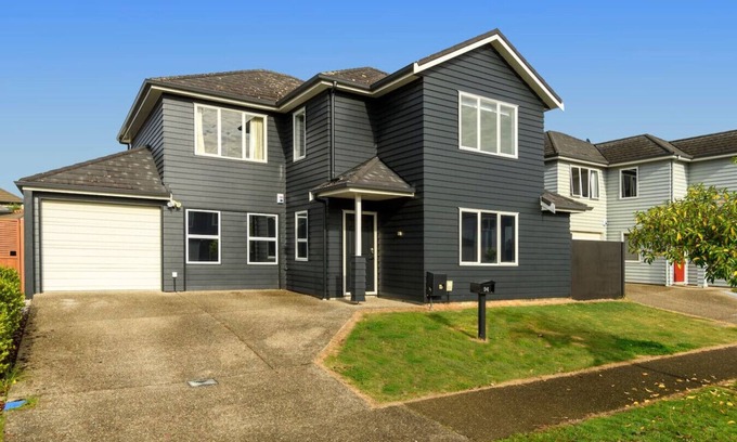 Tauranga House | Spacious home on landing drive