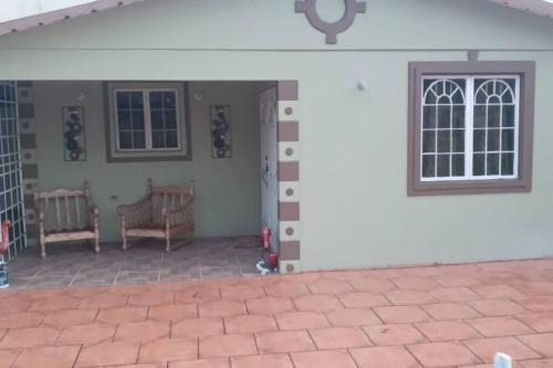 Lisas Gardens House | Spacious Home