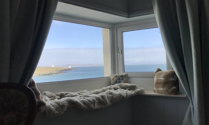 Port Charlotte House | π spacious home with beautiful views in the heart of the village 1 min to beach