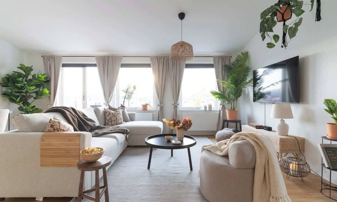 Bastad Condo | Spacious Home with Workspace and Cozy Balcony