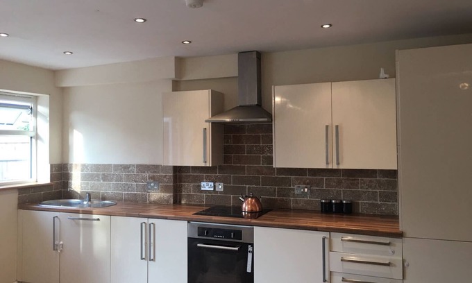 Colyers House | Spacious Homestay London
