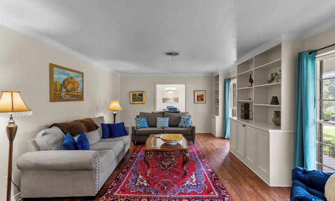 Springlake House | Spacious house on a quiet street in uptown Shreveport!