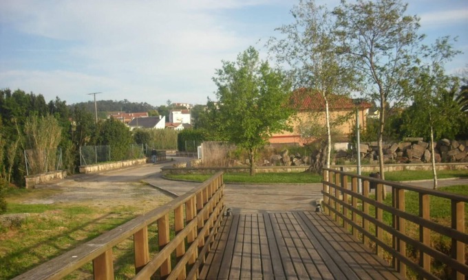 Rianxo Villa | Spacious house with closed farm next to the sea