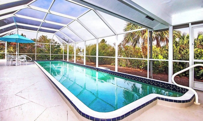 Beachview Country Club Estates House | Spacious island retreat with pool | Minutes to the beach - Blue Heron in Sanibel