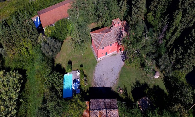 Ghizzano House | Spacious Tuscan Farmhouse