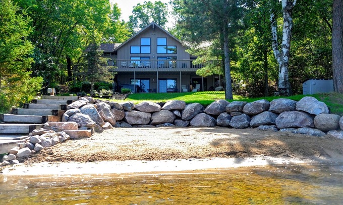 Pequot Lakes House | Spacious Kimble Lake home with year-round HOT TUB and seasonal Bunkhouse
