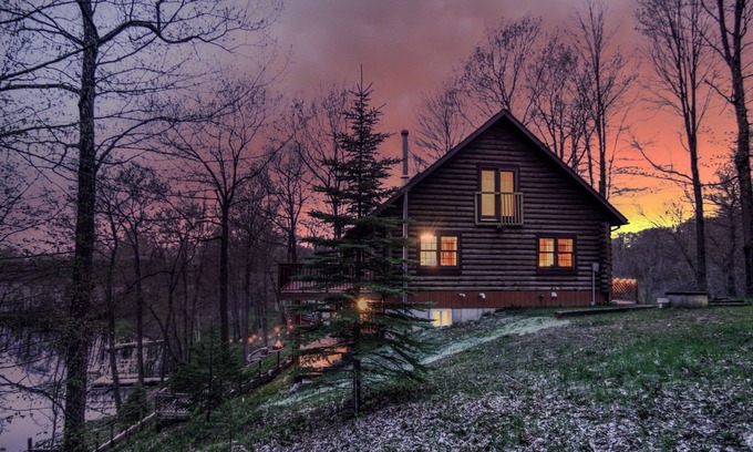Chetek House | Spacious, Lake Front, Authentic Log Home