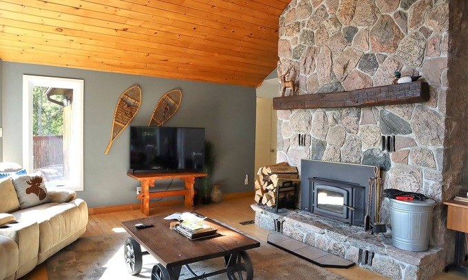 Armour Cottage | Spacious Lakefront Cottage In Muskoka | Cozy Wood Fireplace, Breathtaking Views