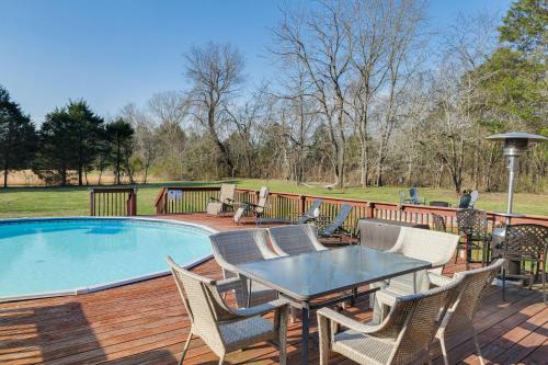 Lebanon House | Spacious Lebanon Home with Pool 6 Mi to Downtown!