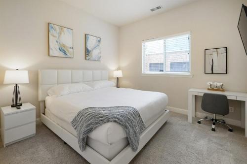 Frisco House | Spacious & Luxe 5 Star Neighborhood Movie Theatre