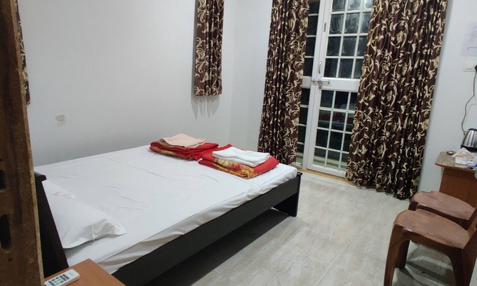 Nashik House | Spacious & Luxurious Family Homestay