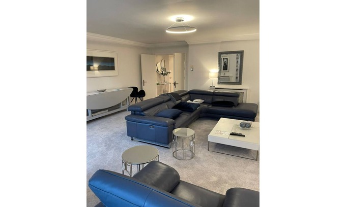 Ballsbridge Apartment | Spacious luxury 3 bed 1st floor apartment