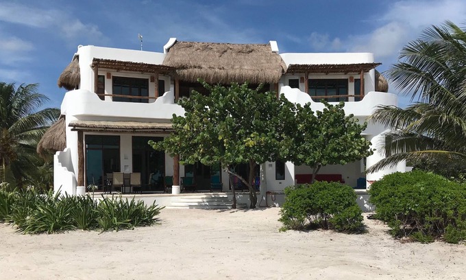 Majahual House | Spacious Luxury 4 Bedroom Home on Private Beach