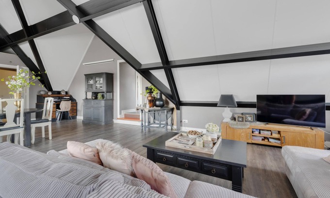 Reutum Apartment | Spacious luxury apartment with rural views
