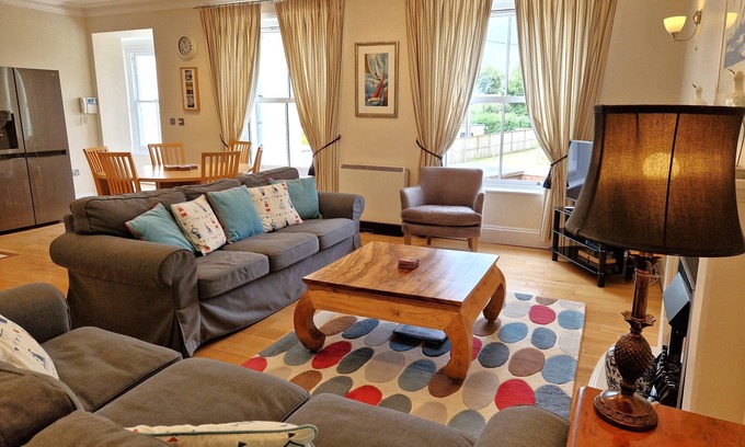 Fowey Apartment | Spacious Luxury Apartment With Year Round Outdoor/Indoor Heated Pool