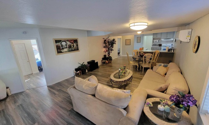 Roseville House | Spacious Luxury Comforters of home while enjoying time away w/community pool :)