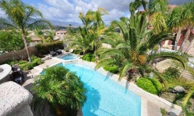 Santa Clarita House | Spacious Luxury Home Pool/Spa/Views