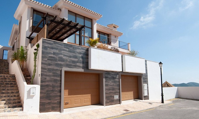 El Beal Villa | Spacious Luxury Villa with Private Pool