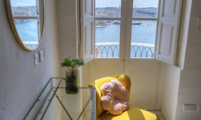 Valletta Ski Chalet | Spacious maisonette with spectacular views IBRI1-1