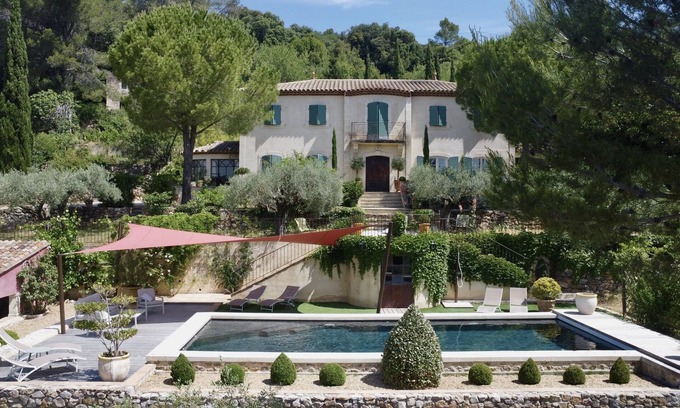 Clermont-l'Herault Villa | Spacious Mediterranean Bastide in a green setting. Pool & Spa