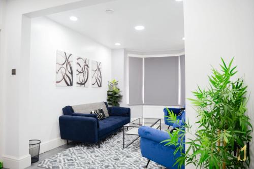 Reading House | Spacious & Modern 5 Bed House - Perfect for Families, Contractors or Large Groups!