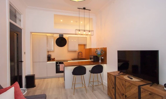 North West Apartment | Spacious Modern Apartment in Glasgow West End