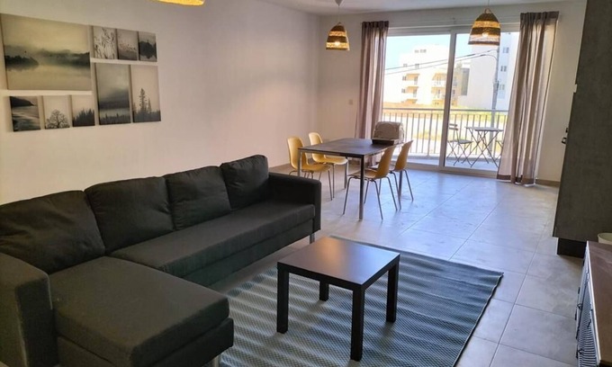 Madliena Apartment | Spacious Modern apartment - sleeps 6